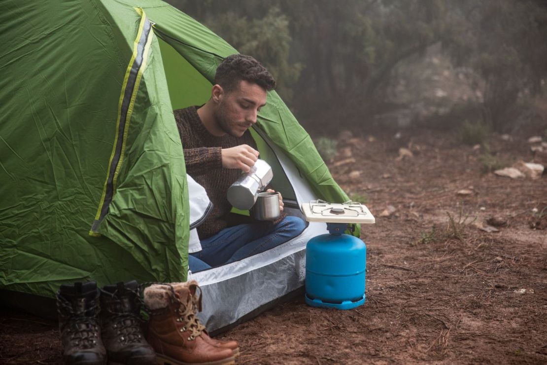 Estufas de camping: qué elegir según clima, combustible y altitud