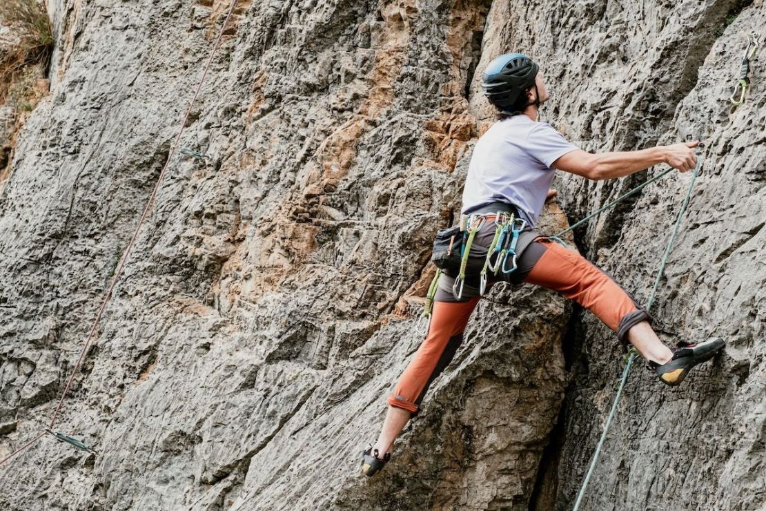 Zapatos de Escalada ideales para las rocas de los Pirineos: Guía para escaladores