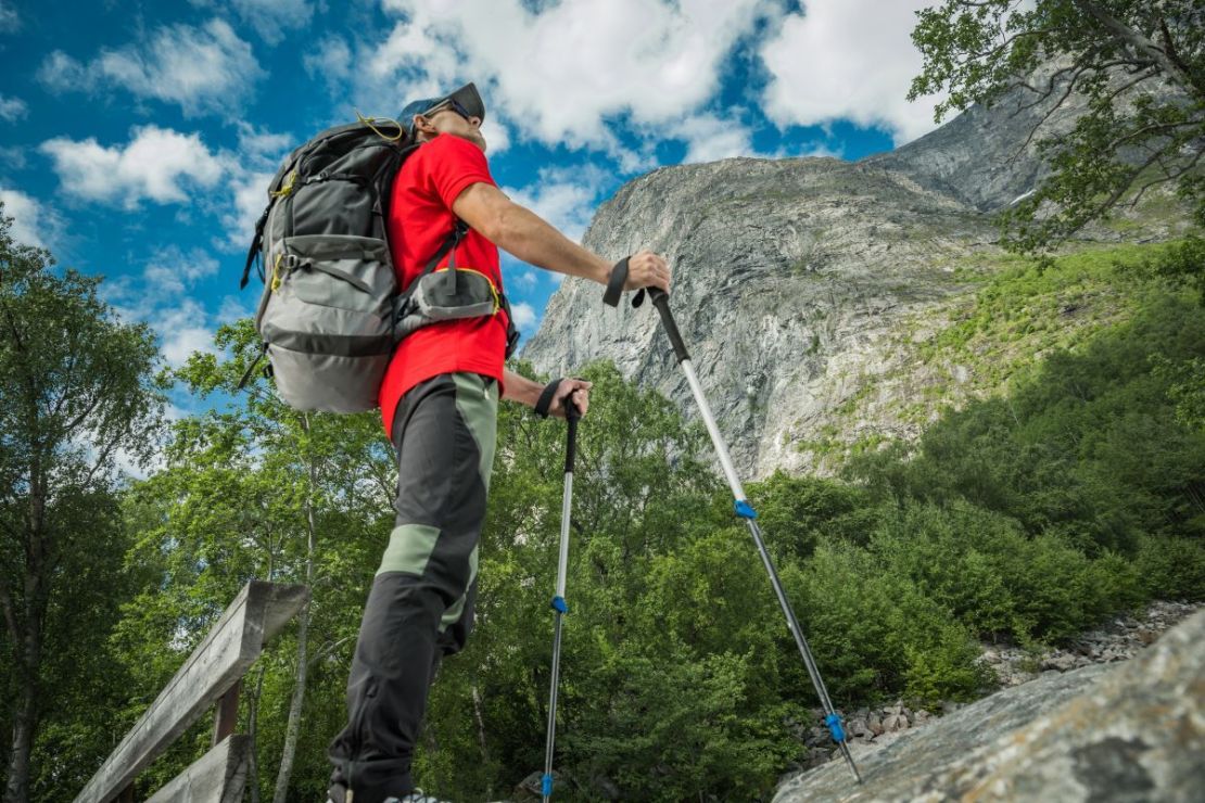 Los mejores bastones de trekking para rutas exigentes: guía 2025