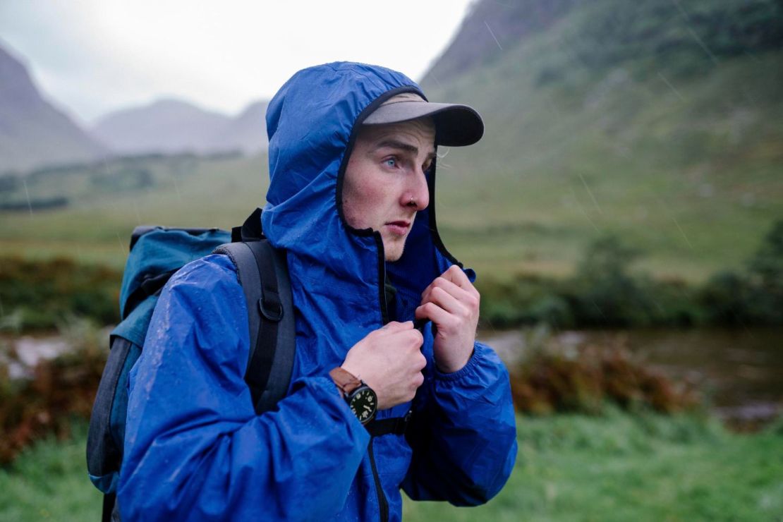 Softshell vs hardshell: cuál necesitas realmente (y cuándo llevar las dos)