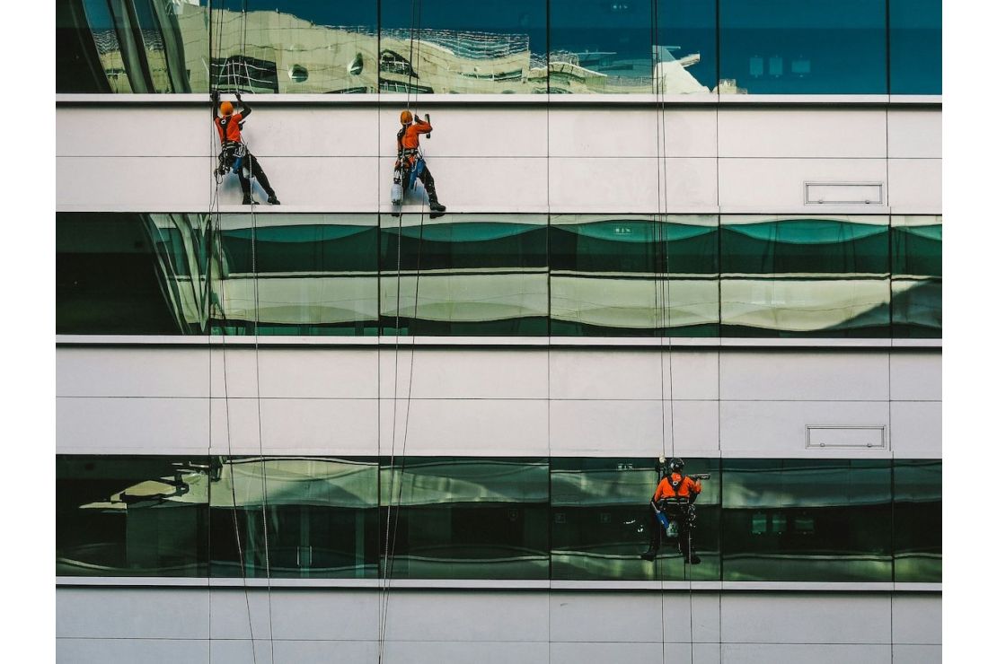 Equipamiento de seguridad para trabajo vertical: lo que necesitas saber