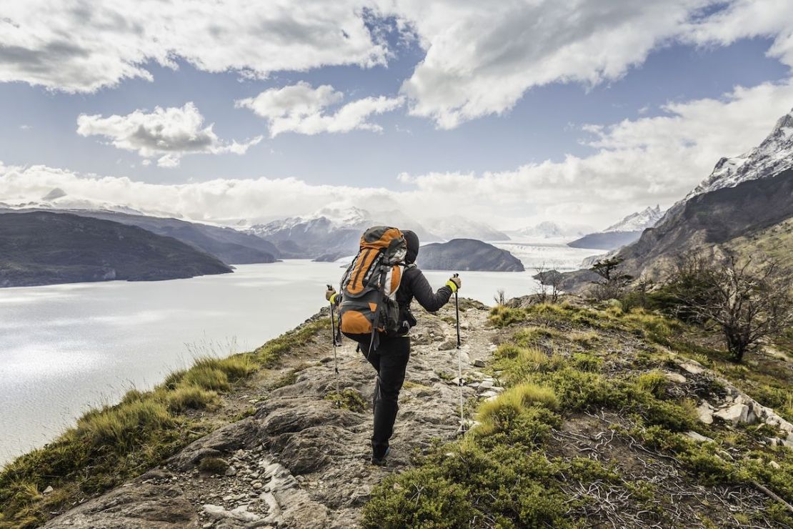 Explora Torres del Paine con tus Bastones de Trekking: Consejos para senderistas