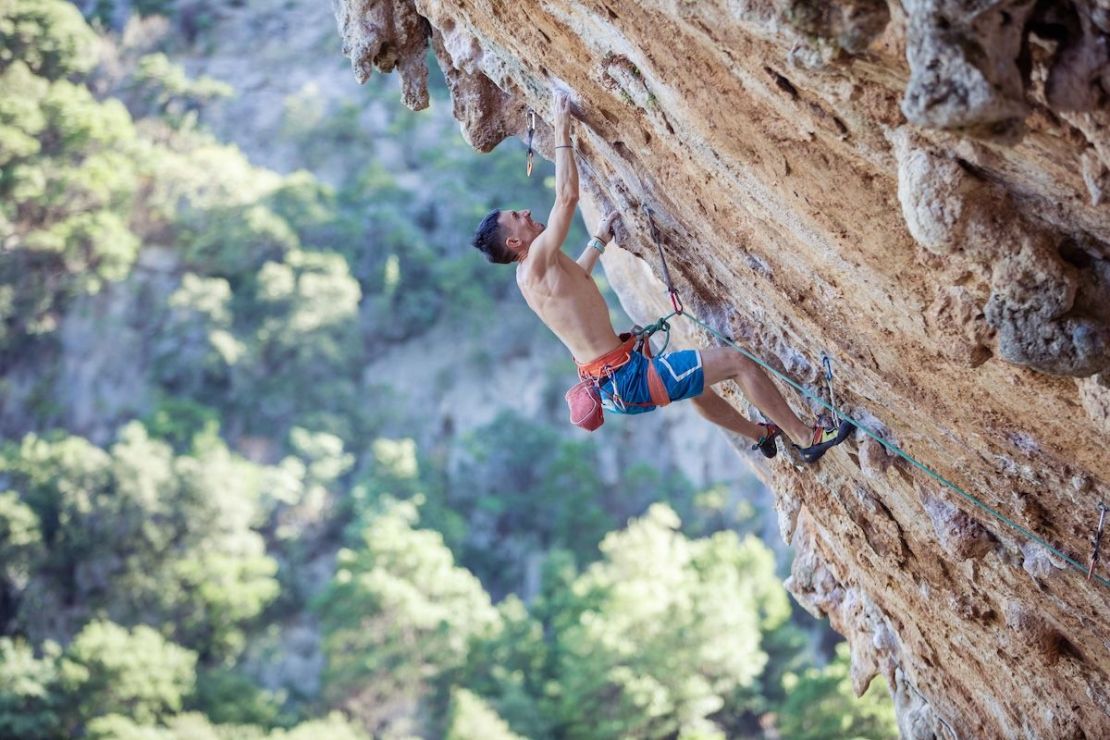 Cómo practicar escalada de manera sostenible y respetuosa con el medio ambiente