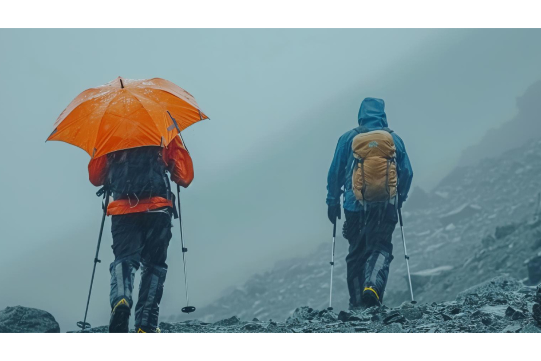 Senderismo bajo la lluvia: técnica, seguridad y cómo disfrutarlo sin sufrir